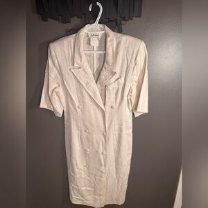 Vintage J Michaels suit/dress. Cream/beige coloured. Size 11. Slightly worn.
